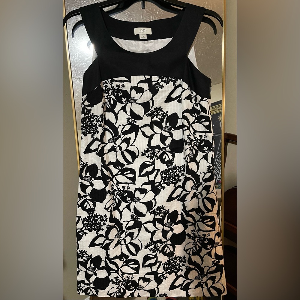 Ann Taylor LOFT - BLACK + WHITE - Floral